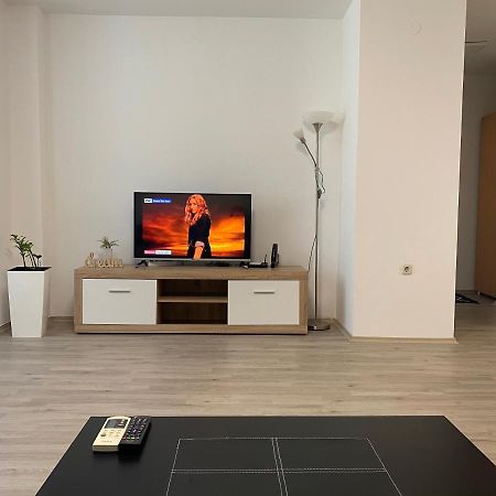 Regina'S Modern Apartment2 Skopje Exterior photo